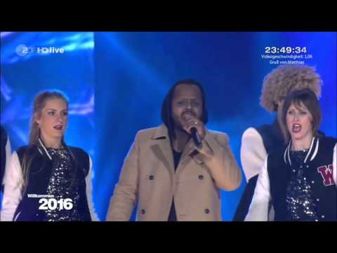 Madcon - Glow - Silvester 2015 am Brandenburger Tor (Willkommen 2016) (Videogeschwindigkeit 1,06)