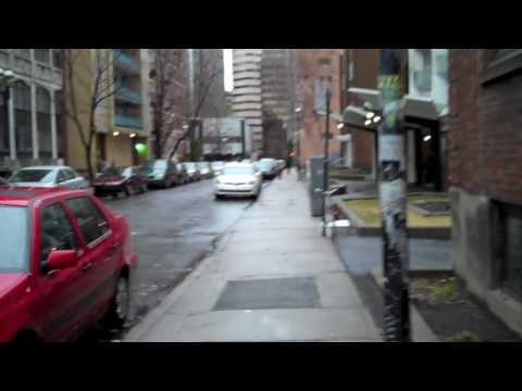 Flip Ultra HD - Walking outside