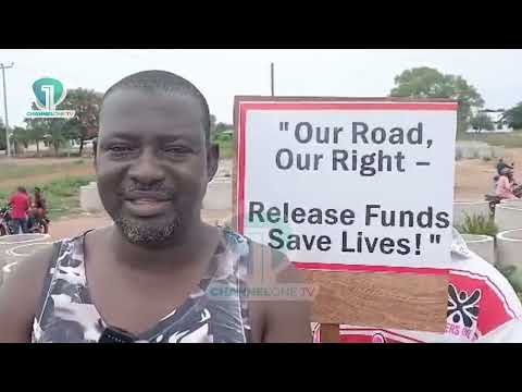 Abrumase Kulaw Residents Protest Poor Roads and Delayed Construction Works
