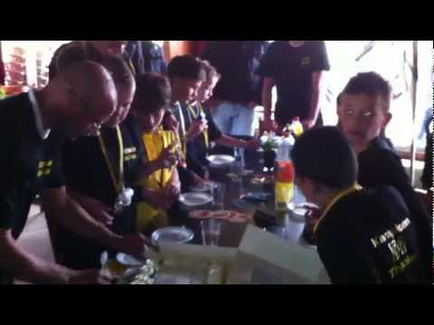 theole e1 e4 kampioen 2011-2012IMG_0183.MOV