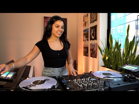 Funky House Set | DJ Avera Live Mix