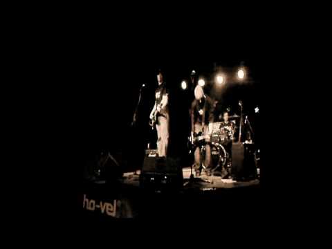 DIS-ASS-TER - In your room live boomcup 08