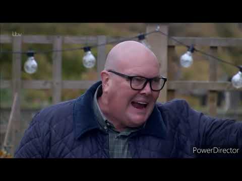 Emmerdale - Liv Tries To Speak To Vinny and Aaron Gets Involved With Paddy's Wedding Plan (24.12.20)