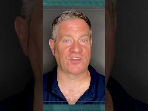 Russian Inmate Tries to Escape from Glass Cage in Court