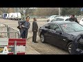 Burgemeester op bezoek bij bewoners met loden leidingen