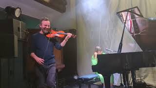 "White Blood (violin part)" - Oh Wonder (Live in Glasgow)