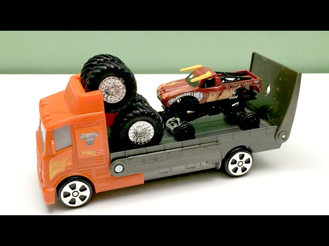 EL TORO LOCO Monster Jam Travel Treads Hauler