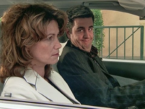 Managerin kotzt aus Auto - Pastewka