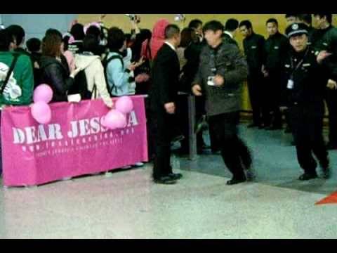 [Fancam] 100416 SNSD & Shinee @Shanghai Airport [9]