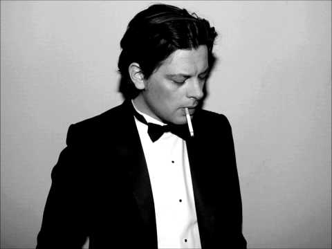 Videoclip de Novembre toute l'année — Benjamin Biolay