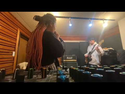 Yellow Teresa Meets CUTLERYS Inna di studio ②