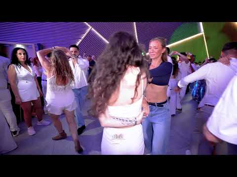 Gatica & Madalina P. bachata social ⁨@BtoBBachataDanceFestival⁩  27-30 sept 2025