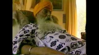 preview picture of video '07-29-94 YB195A Yogi Bhajan on Questions About Chakras.m4v'
