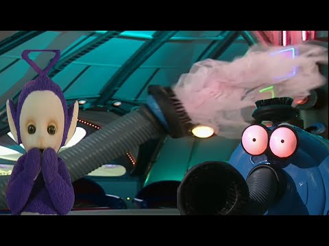 Noonoo tidie's up the skirt !