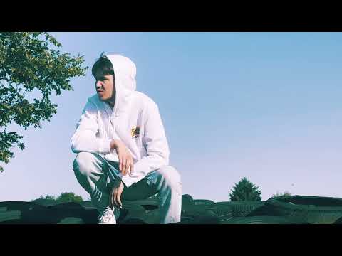 Lyppi Imagine - stosy kartek, nieprzespane noce (feat. Yellypton) [VIDEO]