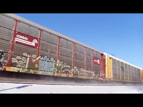 NS 121 @ SYCAMORE, IN 12 27 17 BNSF 4637 NS 8913