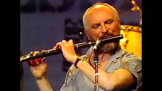 Irish flute :Matt Molloy plays a slow air and reels