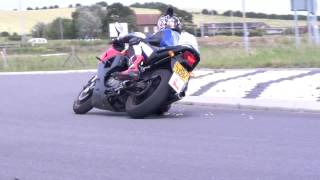 preview picture of video 'Hyosung GT125r knee down'