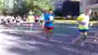 preview picture of video 'Helsinki City Marathon 2007 Lauttasaaressa klo 18.24'