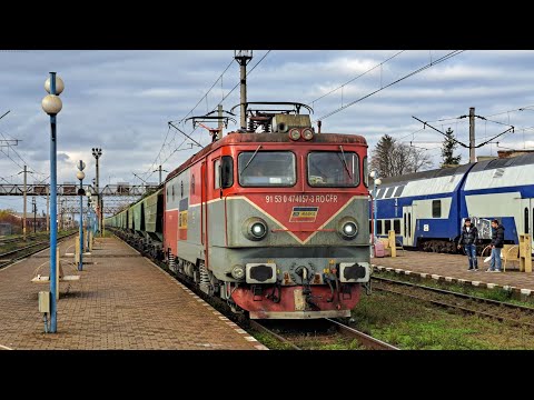 ED057 a companiei CFR Marfă pleacă din Stația Pașcani 