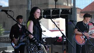 Video Hotel California - zpěvačka Daniela Ulrichová a kapela MemoryX