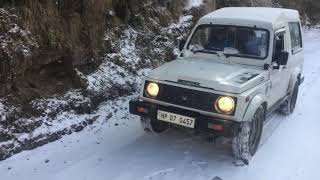 preview picture of video 'Gypsy .....snow ride kharapthar'