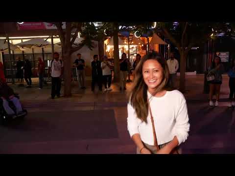 After singing, she runs into a fine restaurant^^ Epic!! 🍀I Dreamed a Dream🍀Hold My Hand🍀At Last