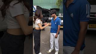 So SWEET ☺️ #janhvikapoor ties #rakhi to a media person on  #rakshabandhan #shorts