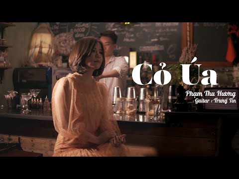 Cỏ Úa - Lam Phương 💕 Acoustic | Phạm Hương.