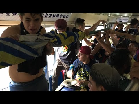 "En el corazón de la Monu... arriba la barra al Clásico Nacional" Barra: La Monumental &bull; Club: América