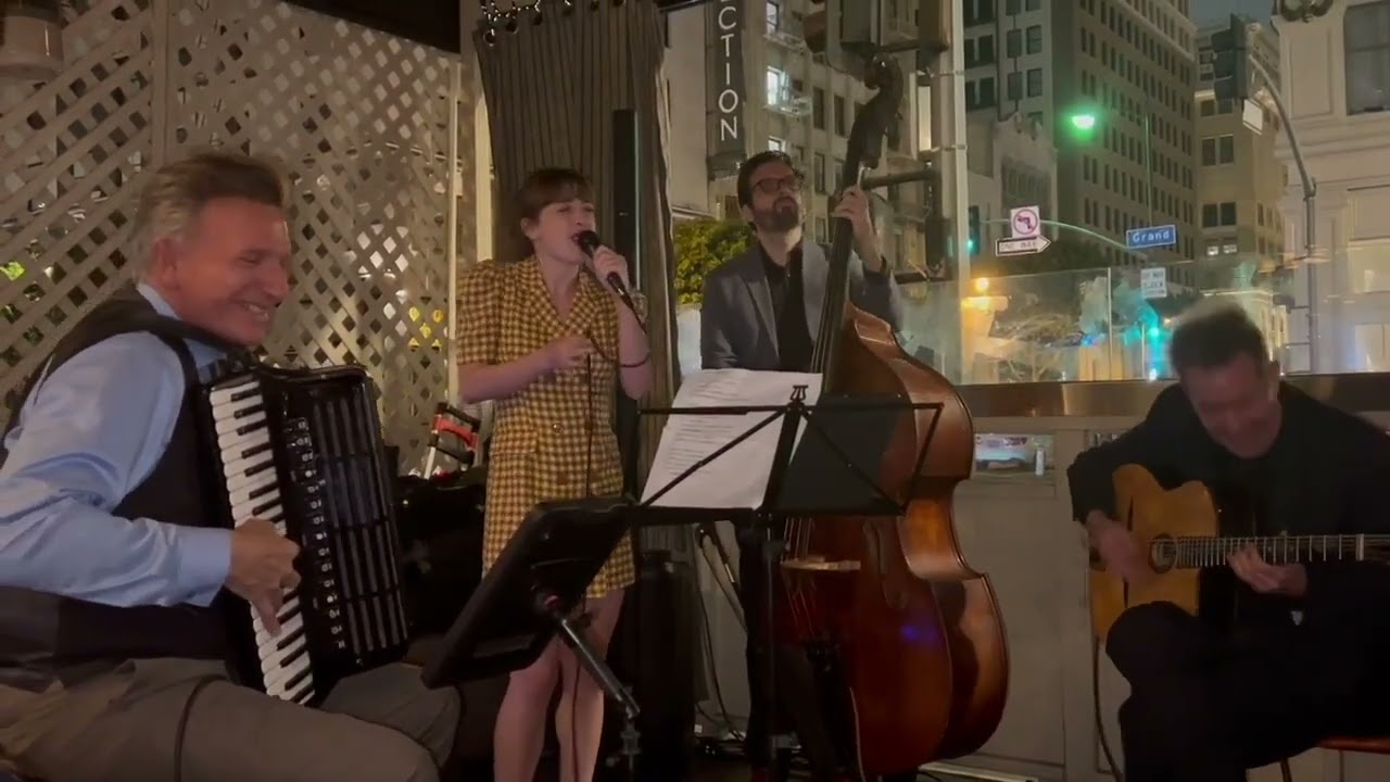 Promotional video thumbnail 3 for Strada Swing