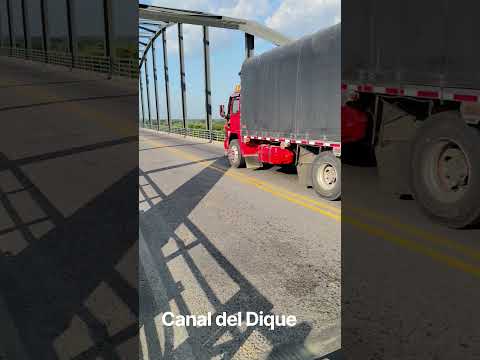 Canal del Dique...vista desde el puente de Calamar, Bolívar. Colombia.