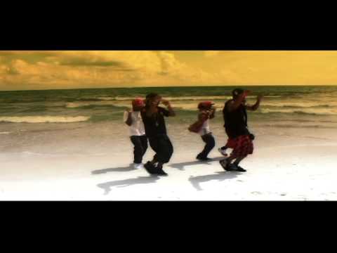 August Summers & CLOUD NEIN - KICKIN