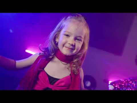 Iulia Seulean - Sunt sic | Videoclip