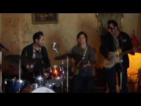 dry riverbed trio -soundcheck with david @ mojo music club-kleinstaasdorf