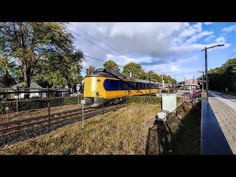 8-car ICMm flies through the pedestrian crossing at Nunspeet station - Fly-by -
