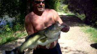 preview picture of video 'bass,HUGE!!! 11 lb.7oz...4-10-2010 033.mov'