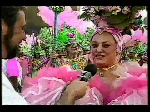 Mangueira: Gigi da Mangueira voltando ao desfile com o seu glamour.