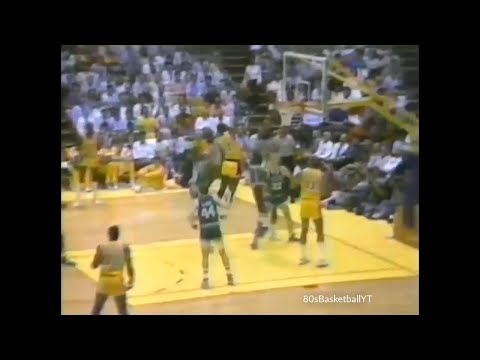 Robert Parish Blocks James Worthy's Statue of Liberty Dunk