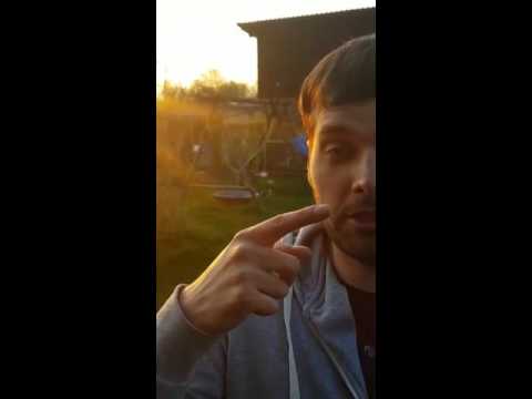 Wir packen mein partenonkls Handy ins Wasser