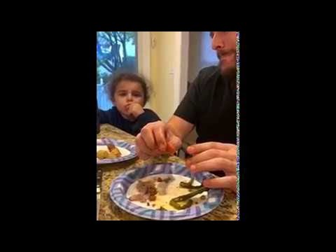 הטריק של אבא והילדה החכמה - סרטון שיגרום לכם לצחוק!