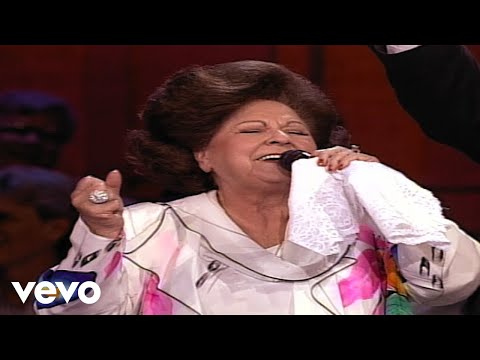 Bill & Gloria Gaither - I Hold a Clear Title to a Mansion [Live] ft. The Happy Goodmans