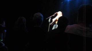 Melissa Etheridge Live and Alone 2009 - NEW SONG - INDIANA :)