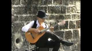Amazing Street Guitarist in Paris