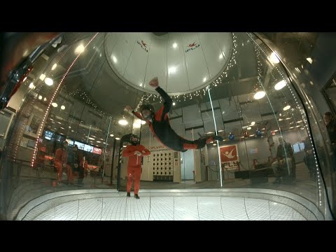 Indoor skydiving: stand transitions and barrel rolls (Nick 25)