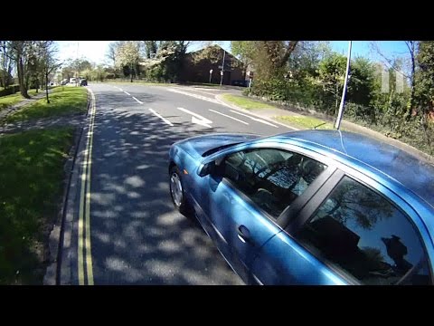 DF03GRU - Very Close Pass