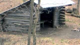 preview picture of video 'Bear at Roaring Fork Shelter: An Appalachian Trail Story'