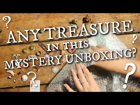 Unboxing An Eclectic Mix Of Vintage Miniature Mysteries! Are There any Treasures?