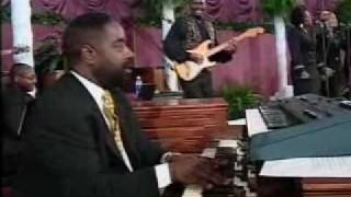 Vickie Winans sings I KNOW THE LORD WILL MAKE A WAY