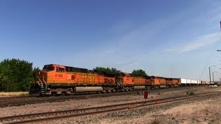 preview picture of video 'BNSF 4186 at Hinsdale (27AUG2013)'